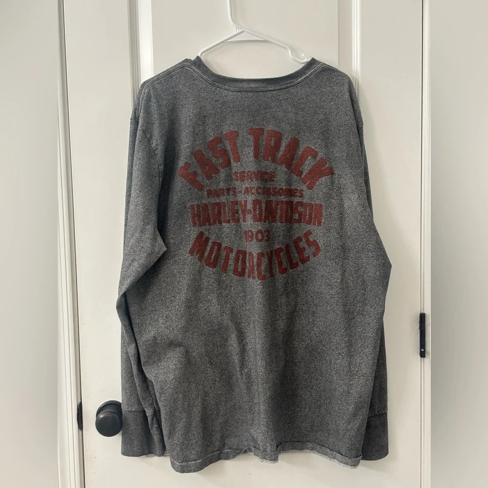 Harley-Davidson Gray Tee with Gold Logo Tag - Picture 2 of 5